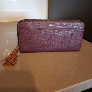 NWT FOSSIL CLUTCH WALLET